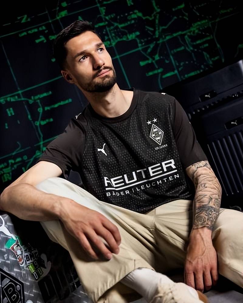 清晨门兴格拉德巴赫备战欧超杯，绝杀压哨细节曝光，引发热议，资深球员宣示担当的简单介绍开云官方网站